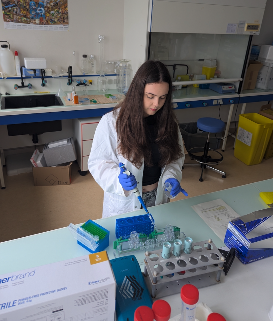 Wiktoria Lapus, research internship at GGB, Brest.